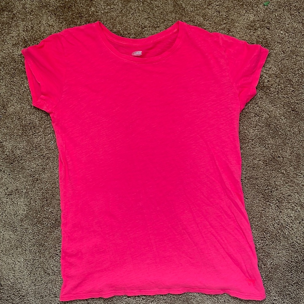 💖EUC VS Pink pink crew neck tee, size M💝